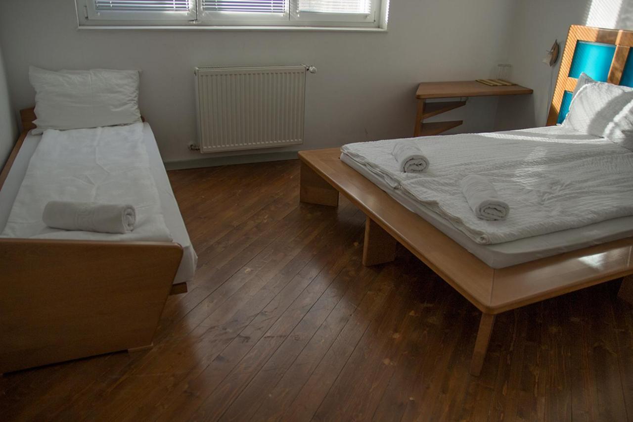 The Zen Hotel - Posticum Oradea Ngoại thất bức ảnh