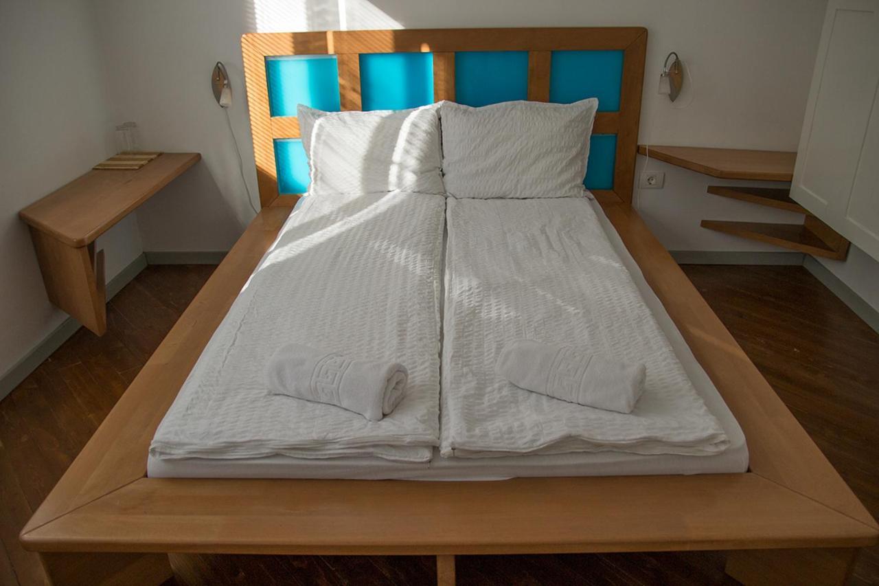 The Zen Hotel - Posticum Oradea Ngoại thất bức ảnh