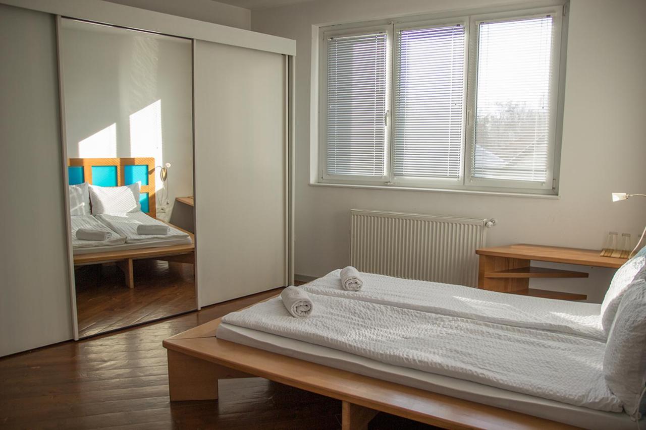 The Zen Hotel - Posticum Oradea Ngoại thất bức ảnh