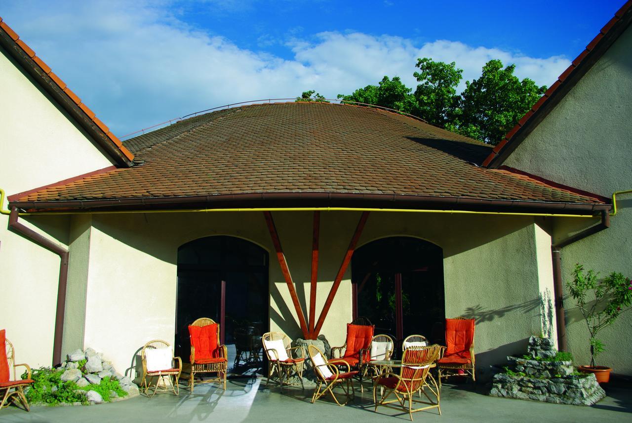 The Zen Hotel - Posticum Oradea Ngoại thất bức ảnh