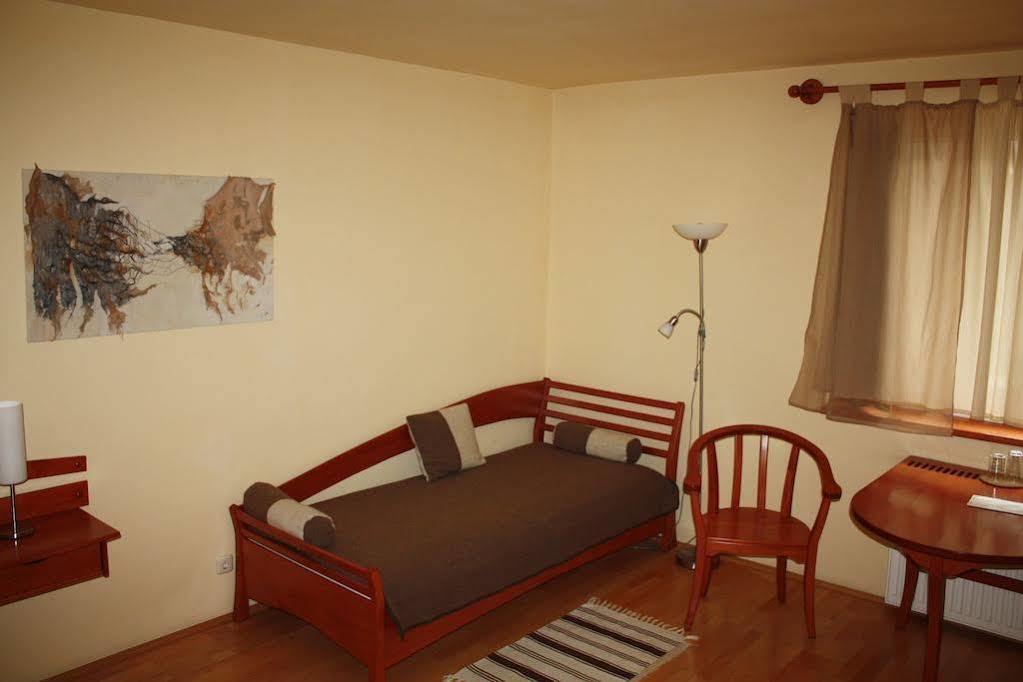 The Zen Hotel - Posticum Oradea Ngoại thất bức ảnh