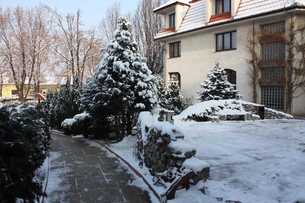 The Zen Hotel - Posticum Oradea Ngoại thất bức ảnh