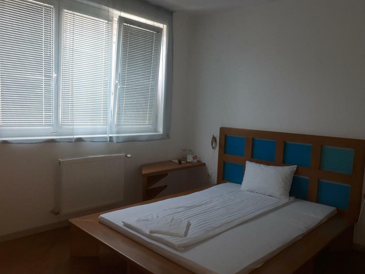 The Zen Hotel - Posticum Oradea Ngoại thất bức ảnh